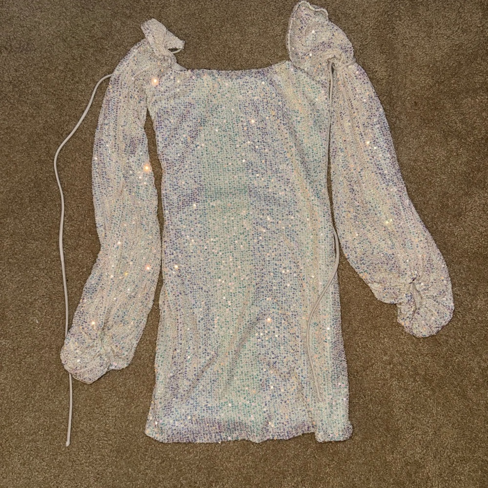 LUCY IN THE SKY SIZE SMALL CHAMPAGNE SEQUIN LONG SLEEVE DRESS